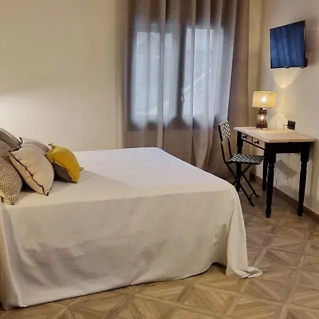 ホテル La De Ruba ビエスカス